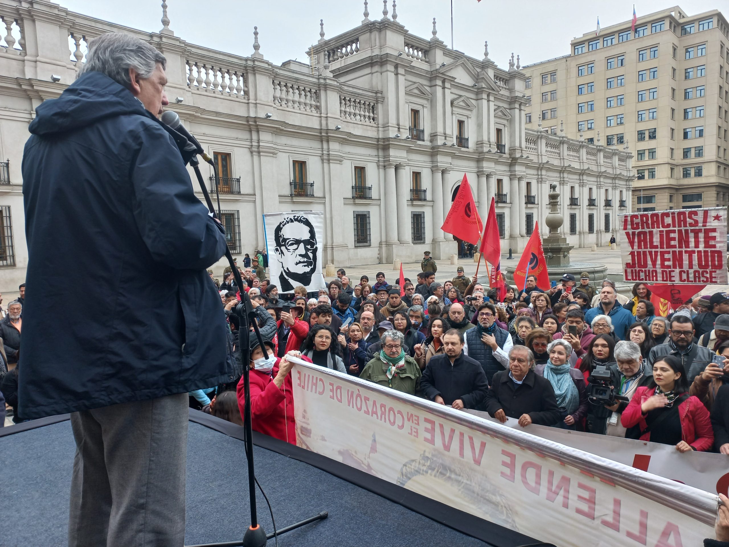 PC rinde homenaje a Salvador Allende