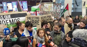 La llegada al país de activistas chilenos secuestrados y agredidos por militares israelíes