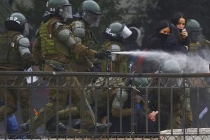Brutal represión contra estudiantes